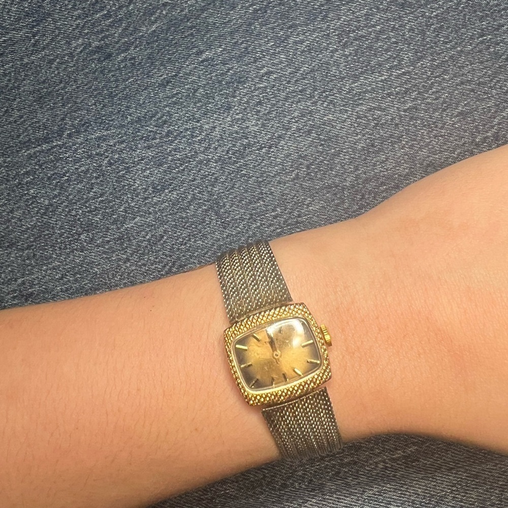 Vintage 1960's Timex Two-Toned Mesh Watch - Picture 2 of 16